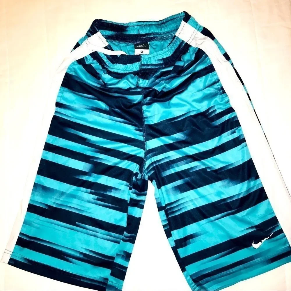 Nike boys athletic shorts size YXL
